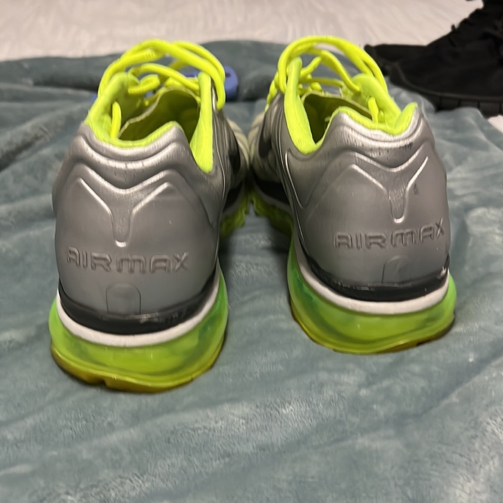 shoes - Picture 4 of 4